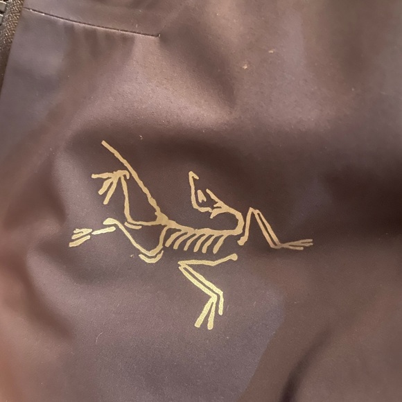 NWT Arc’teryx white line, black sapphire, Sentinel, women’s jacket - Picture 3 of 9